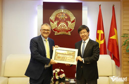 W-TT ブイ・ホアン・フォン 1.jpg