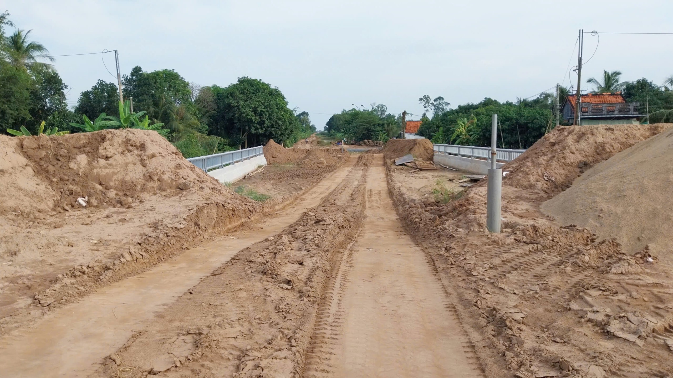 Tuyến tránh thành phố Cao Lãnh: Hai gói thầu đang gặp khó vì thiếu cát- Ảnh 3.