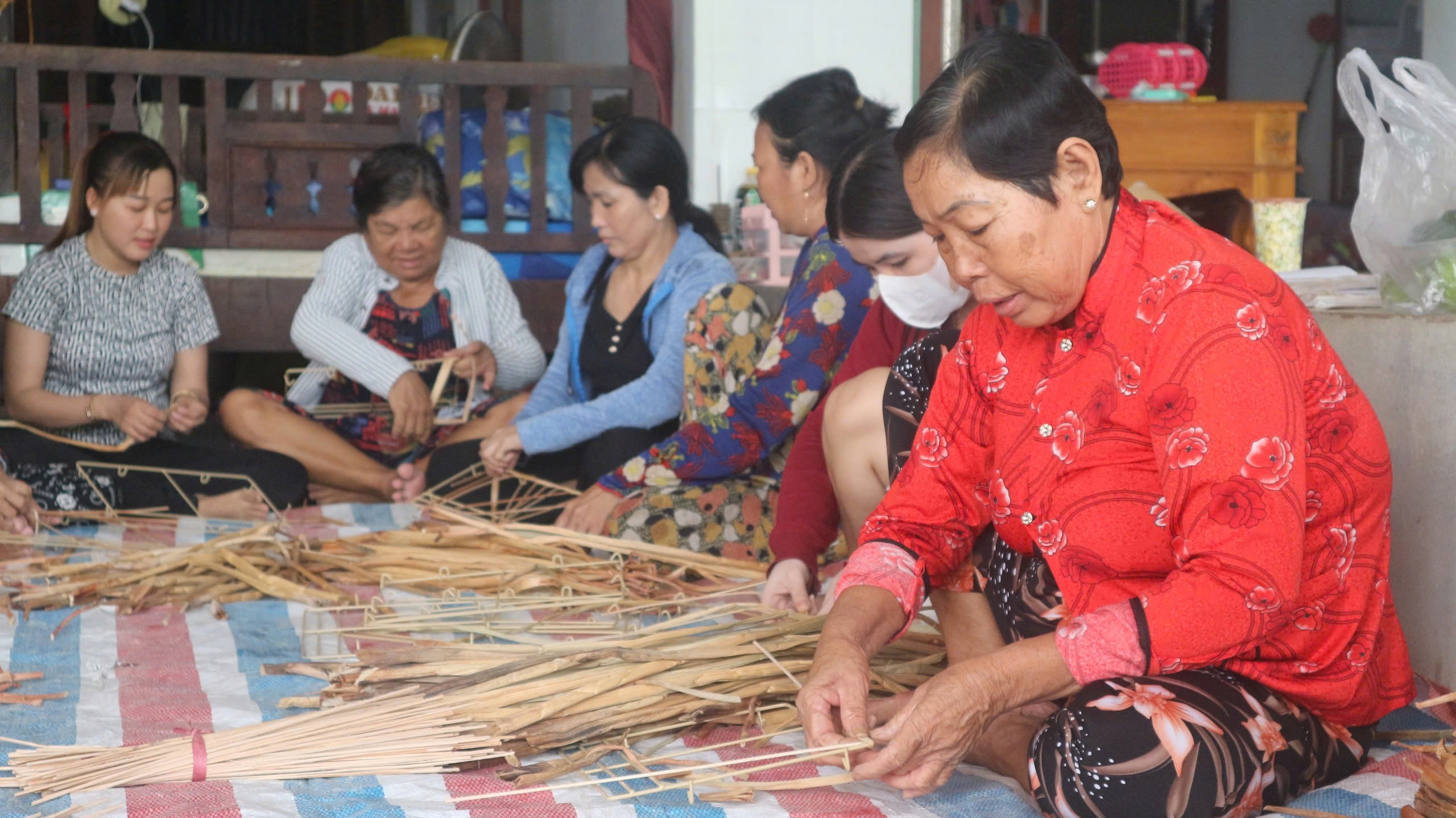 Sóc Trăng làm cách gì mà giảm được hàng nghìn hộ nghèo, hộ cận nghèo - Ảnh 2.