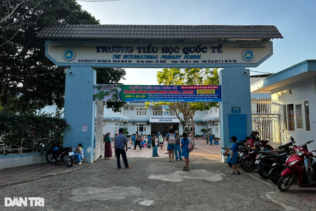 Cô giáo trường tiểu học lỡ tay đánh bầm má học sinh - 2