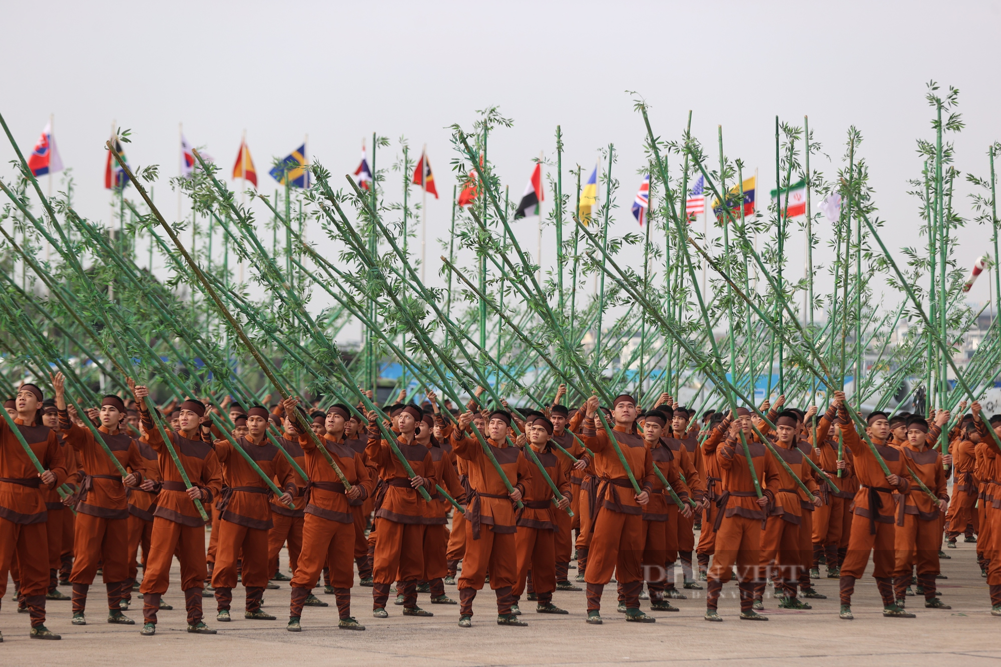 Thủ tướng Phạm Minh Chính tham quan Triển lãm Quốc phòng quốc tế Việt Nam 2024- Ảnh 9.