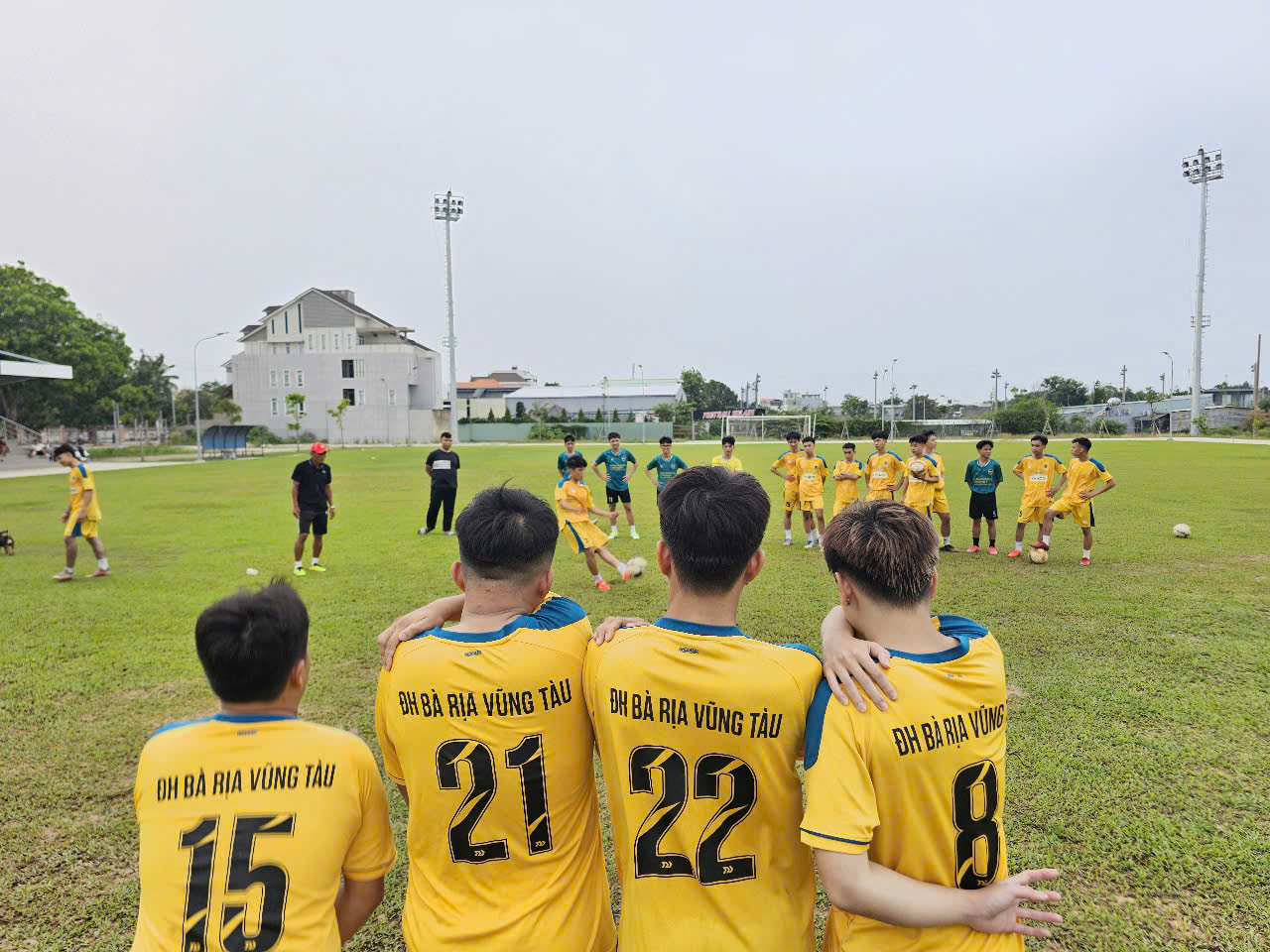 Hé lộ sân tập của Trường ĐH Bà Rịa - Vũng Tàu ở biển Long Hải- Ảnh 10.