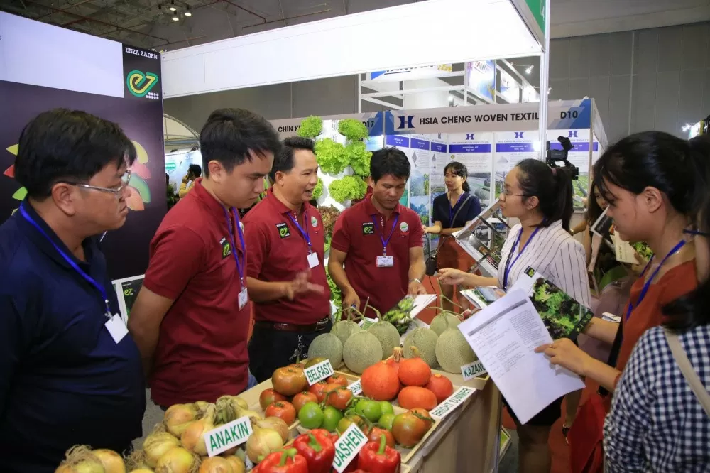 ‘Kéo’ nhà mua hàng quốc tế đến Việt Nam để quảng bá rau, quả