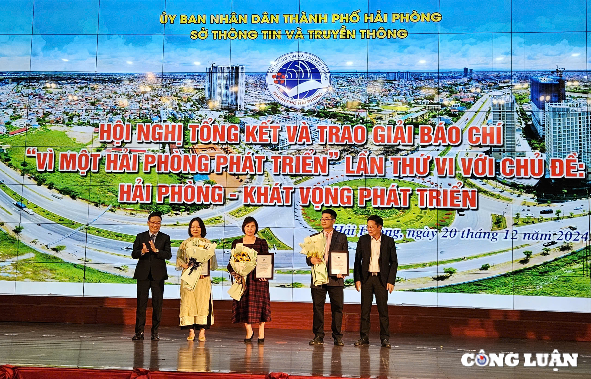 19 tac pham doat giai bao chi vi mot hai phong phat trien lan thu vi hinh 2