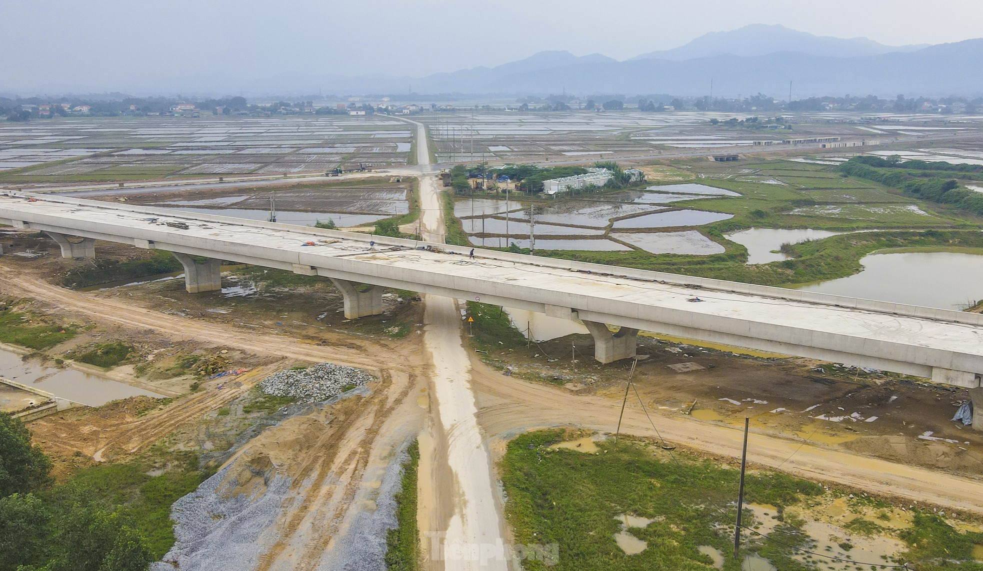 Hình hài tuyến cao tốc hơn 100km qua Hà Tĩnh sắp hoàn thành ảnh 20