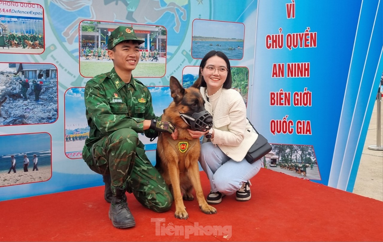 Người dân tự hào khi được trải nghiệm vũ khí, khí tài quân sự hiện đại do Việt Nam sản xuất ảnh 22