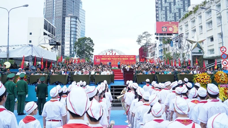 Ngày hội Văn hóa quân-dân chào mừng kỷ niệm 80 năm Ngày thành lập Quân đội nhân dân Việt Nam ảnh 1