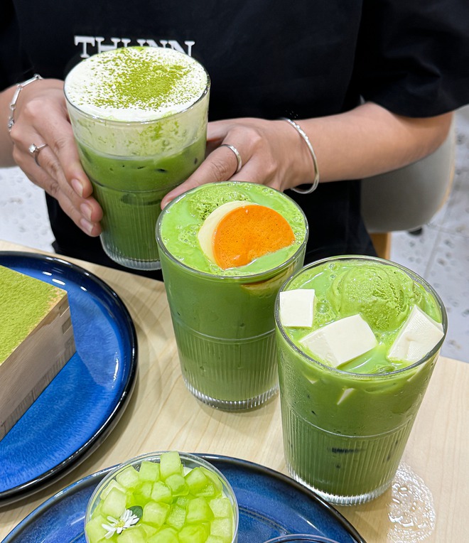 Trà sữa matcha, mì xào vị cay..., những món ăn thu hút thực khách trong lễ hội- Ảnh 2.