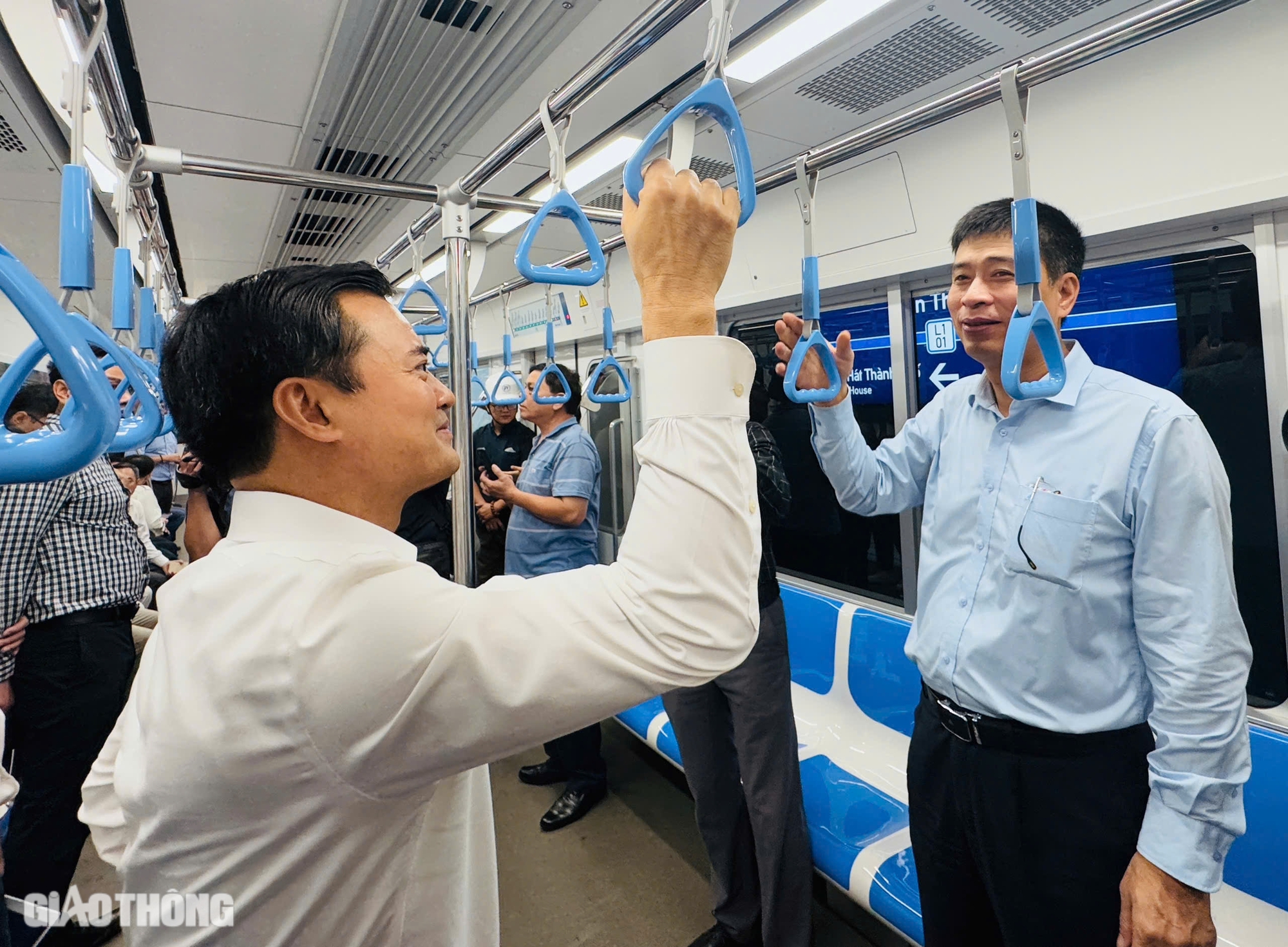 Hình ảnh metro số 1 trước ngày vận hành chính thức- Ảnh 3.