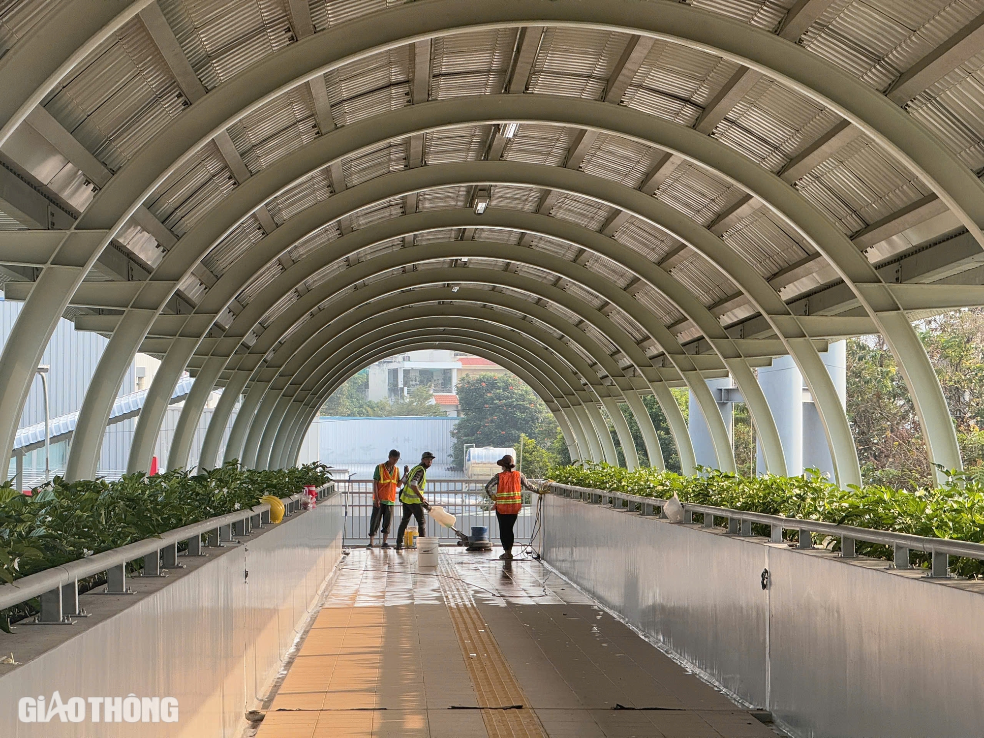 Hình ảnh metro số 1 trước ngày vận hành chính thức- Ảnh 5.