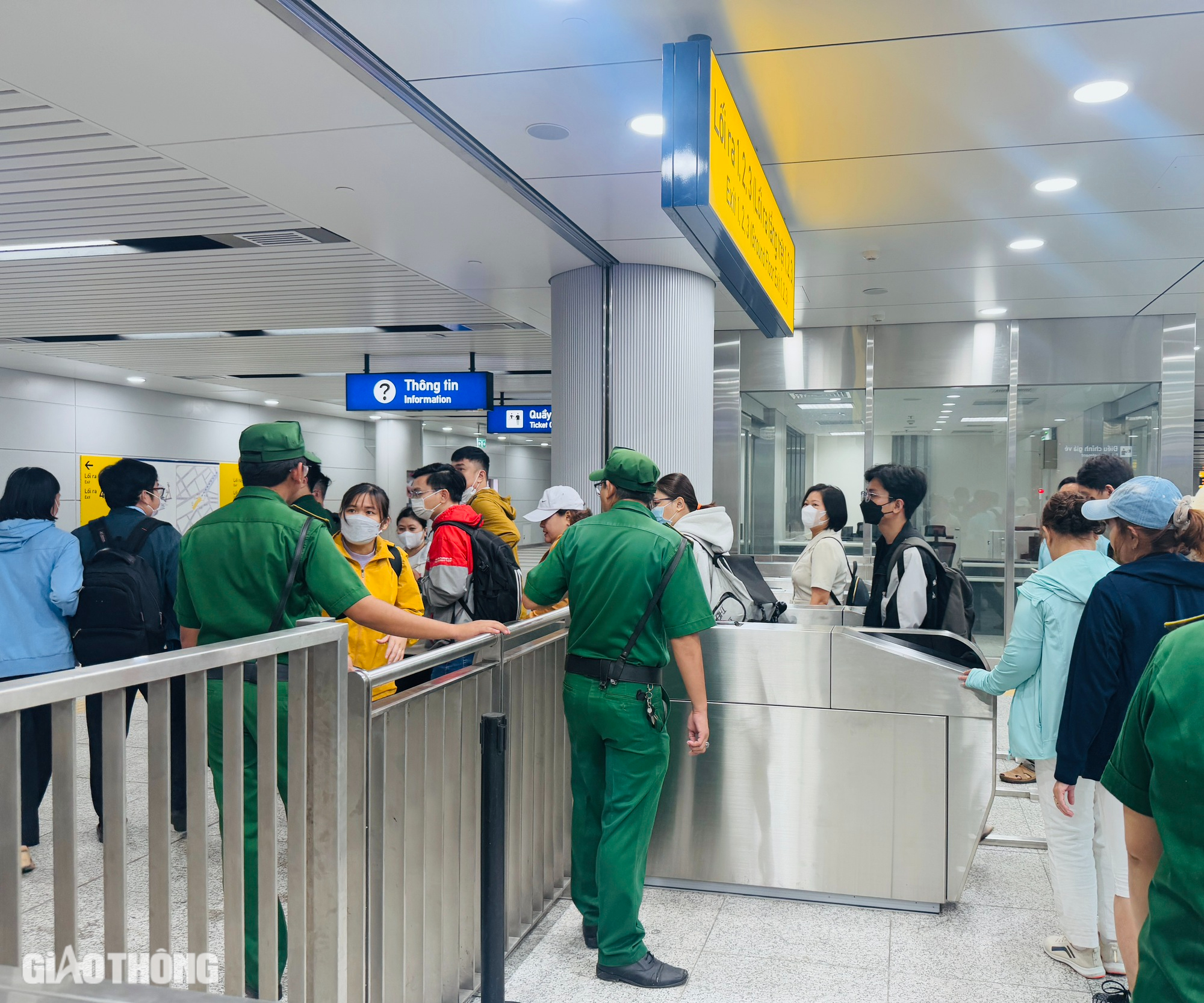 Ngày đi làm, đi học đầu tiên bằng metro, người dân TP.HCM chia sẻ gì?- Ảnh 9.