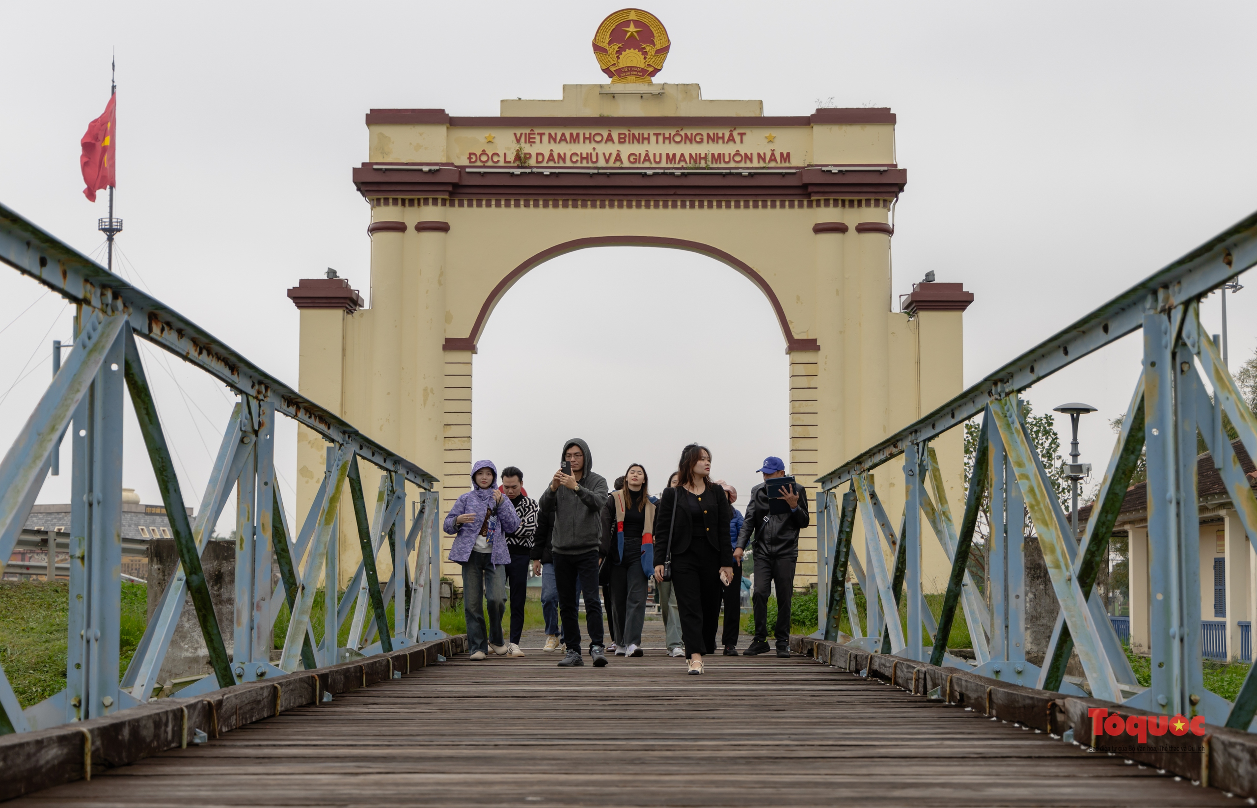 การเดินทางกลับสู่ดินแดนแห่งไฟ - ภาพที่ 15 Hành trình trở về miền đất lửa - Ảnh 15.