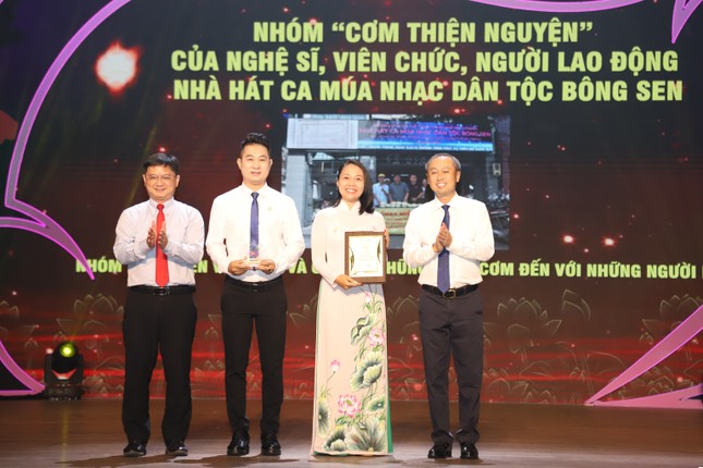 TPHCM tuyên dương những tấm gương cống hiến vì cộng đồng ảnh 3