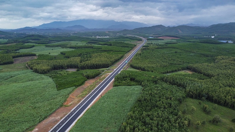 Một đoạn cao tốc Vân Phong - Nha Trang.