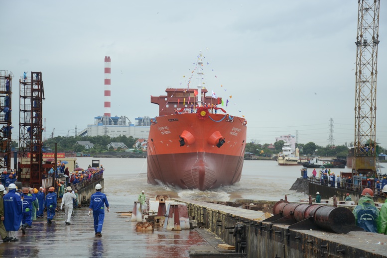 ông ty Đóng tàu Phà Rừng (thuộc Tổng Công ty Công nghiệp Tàu thuỷ -SBIC) vừa tổ chức lễ hạ thủy tàu dầu mang tên “YN YEOSU” hôm 16/10/2024.