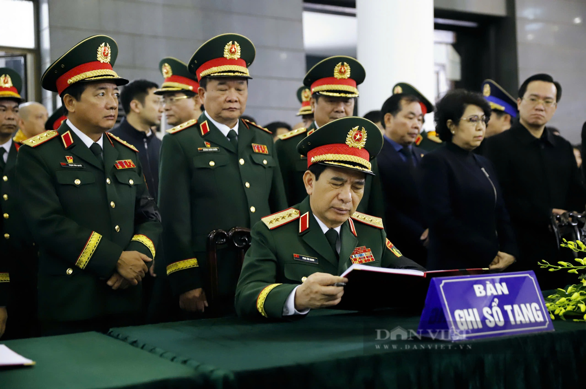 Hình ảnh lãnh đạo, nguyên lãnh đạo Đảng, Nhà nước viếng Đại tướng Nguyễn Quyết- Ảnh 16.