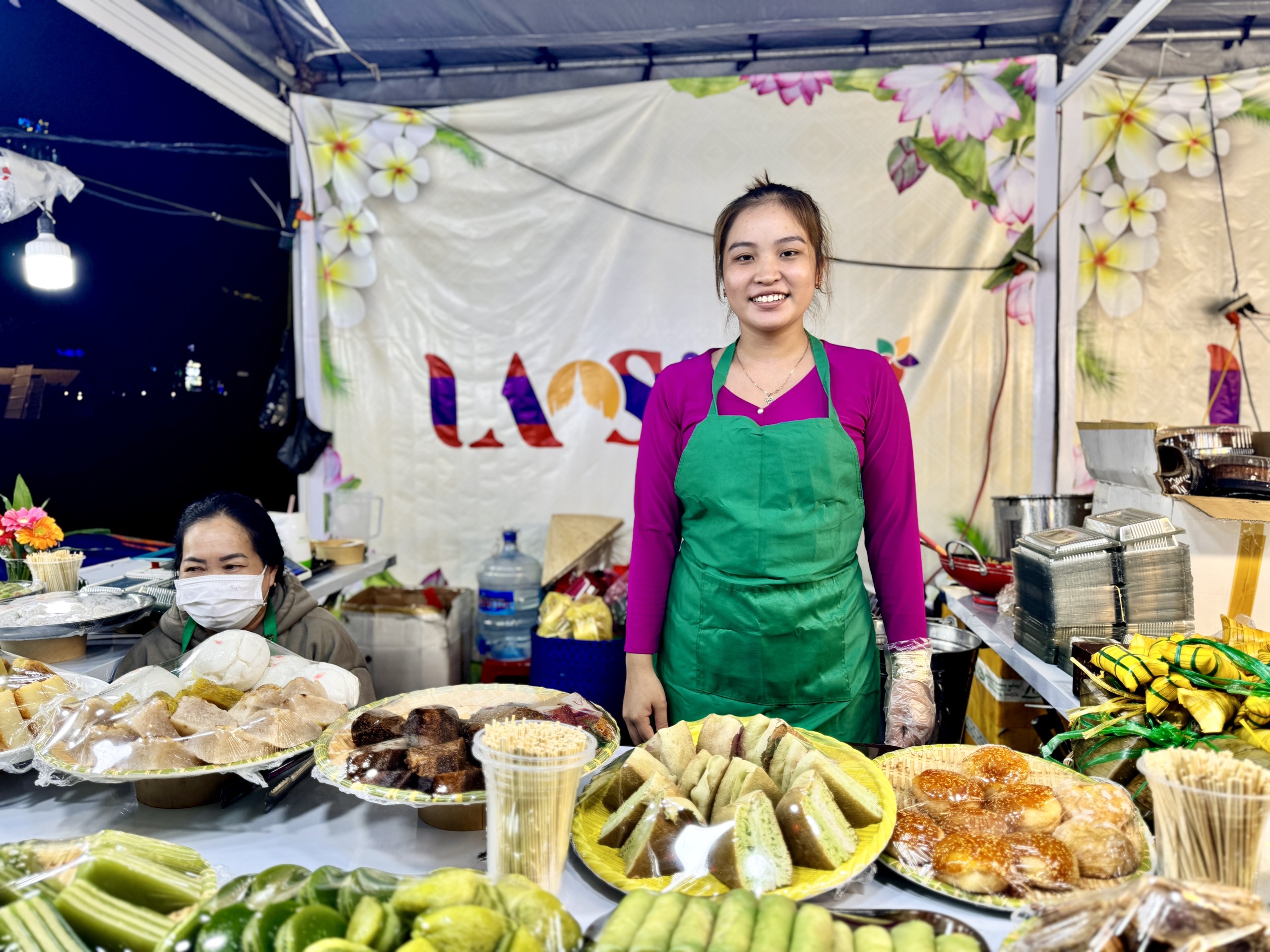 Người dân TP.HCM thưởng thức đặc sản Lào tại ngày hội du lịch văn hóa- Ảnh 11.