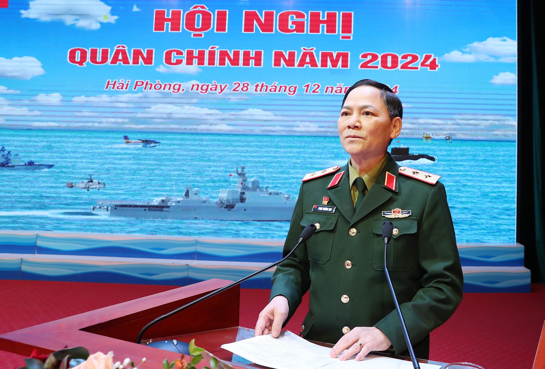 Năm 2024 Quân chủng Hải quân kịp thời cứu nạn 13 tàu cá, 191 ngư dân