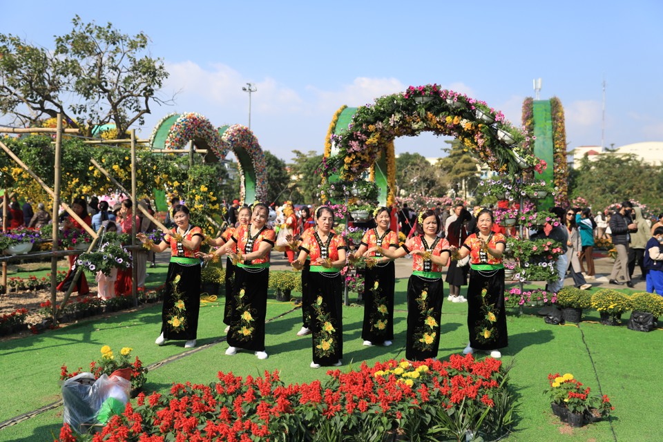 Nhiều hoạt động được tổ chức tại Festival hoa Mê Linh.