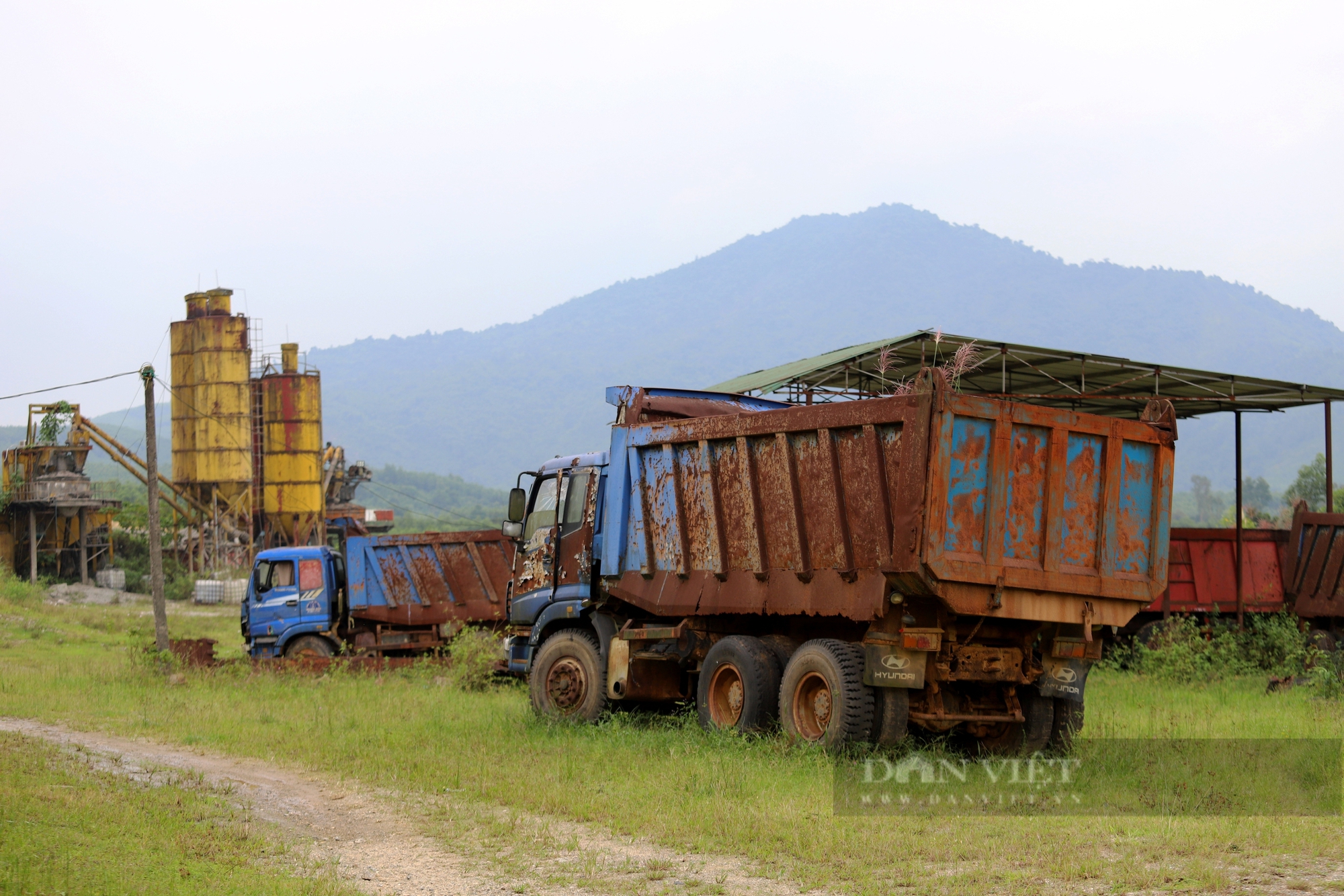 Hà Tĩnh: Đường “độc đạo” xuống cấp nghiêm trọng nhưng không được sửa vì phải chờ dự án hồ chứa nước 1.400 tỷ “đắp chiếu” - Ảnh 3.