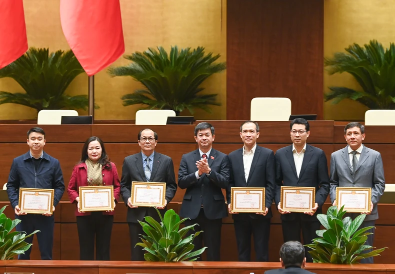 Văn phòng Quốc hội tiếp tục đổi mới, nâng cao chất lượng toàn diện các mặt công tác ảnh 2