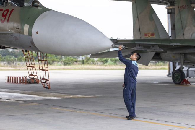 Phi công lái tiêm kích Su-30MK2 quyết tâm đưa hình ảnh Việt Nam vươn tầm thế giới- Ảnh 3.