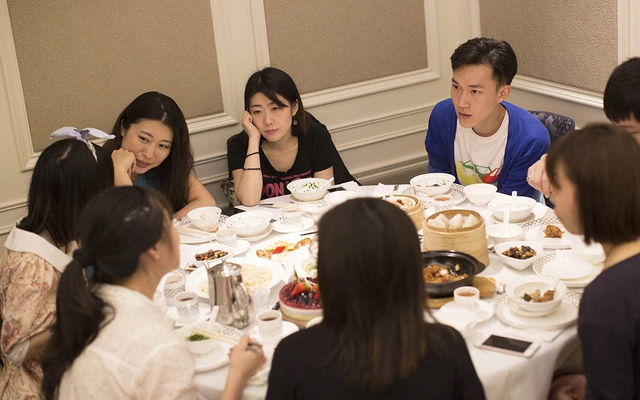 ចូលរួមប្រជុំថ្នាក់ប្រកាសថាចូលរួម២៣នាក់ តែដល់ពេលហូបបាយមាន៥២នាក់៖ ក្រោយហូបរួច ខ្ញុំក៏ចាកចេញពីក្រុម! - រូបថត ២. Đi họp lớp, báo 23 người tham gia, tới lúc đi ăn lại thành 52 người: Ăn xong, tôi rời nhóm lớp!- Ảnh 2.