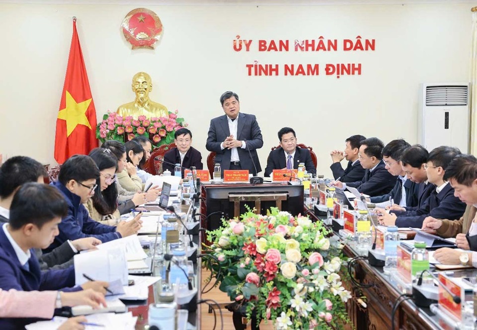 Thứ trưởng Bộ NN&PTNT Trần Thanh Nam phát biểu tại buổi làm việc. Ảnh: Nguyễn Anh