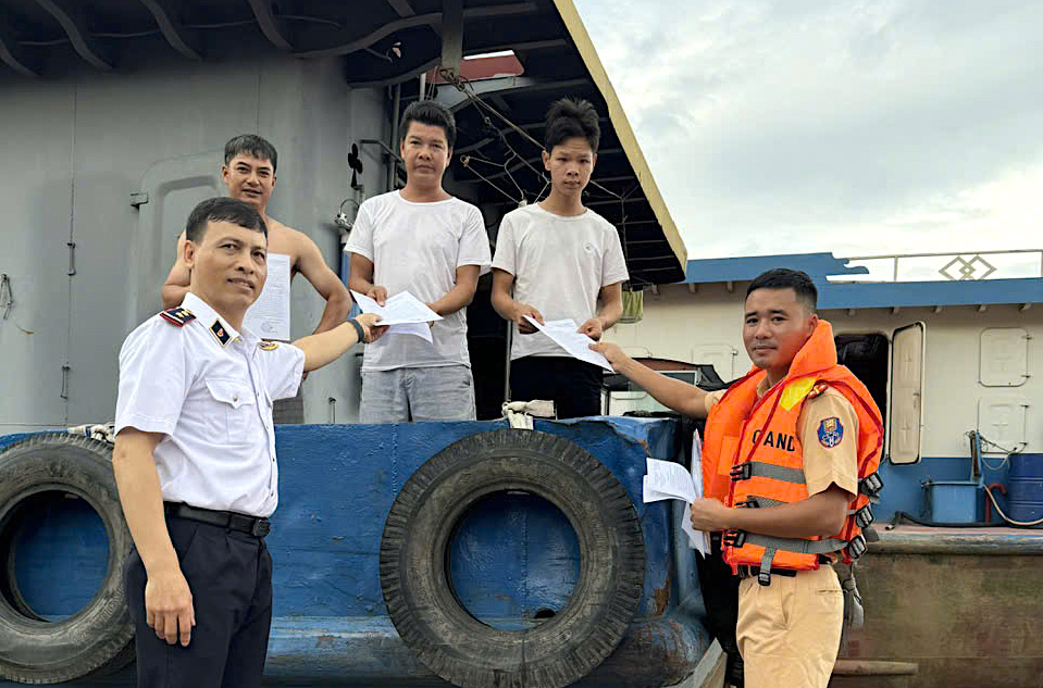 Cảng vụ Đường thủy nội địa khu vực II triển khai nhiều giải pháp an toàn cảng bến- Ảnh 1.