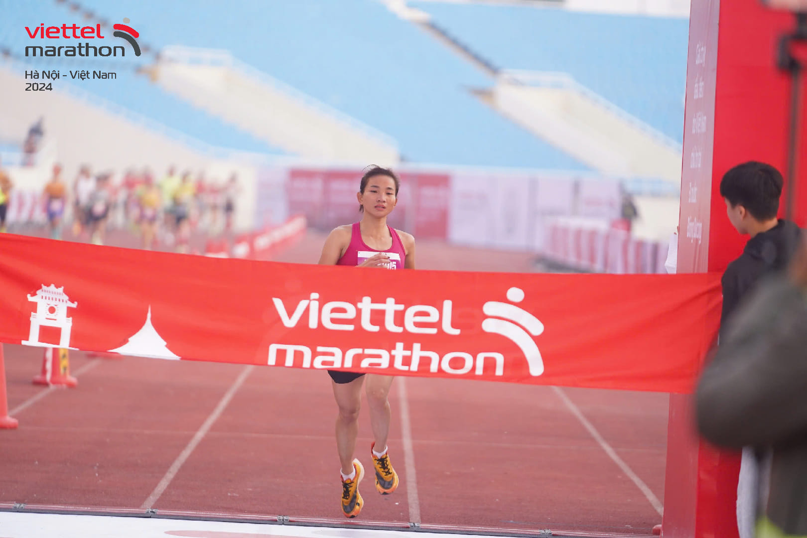 Chờ xem Nguyễn Thị Oanh vượt giới hạn ở giải Viettel Marathon 2024 chặng cuối Angkor Wat- Ảnh 1.