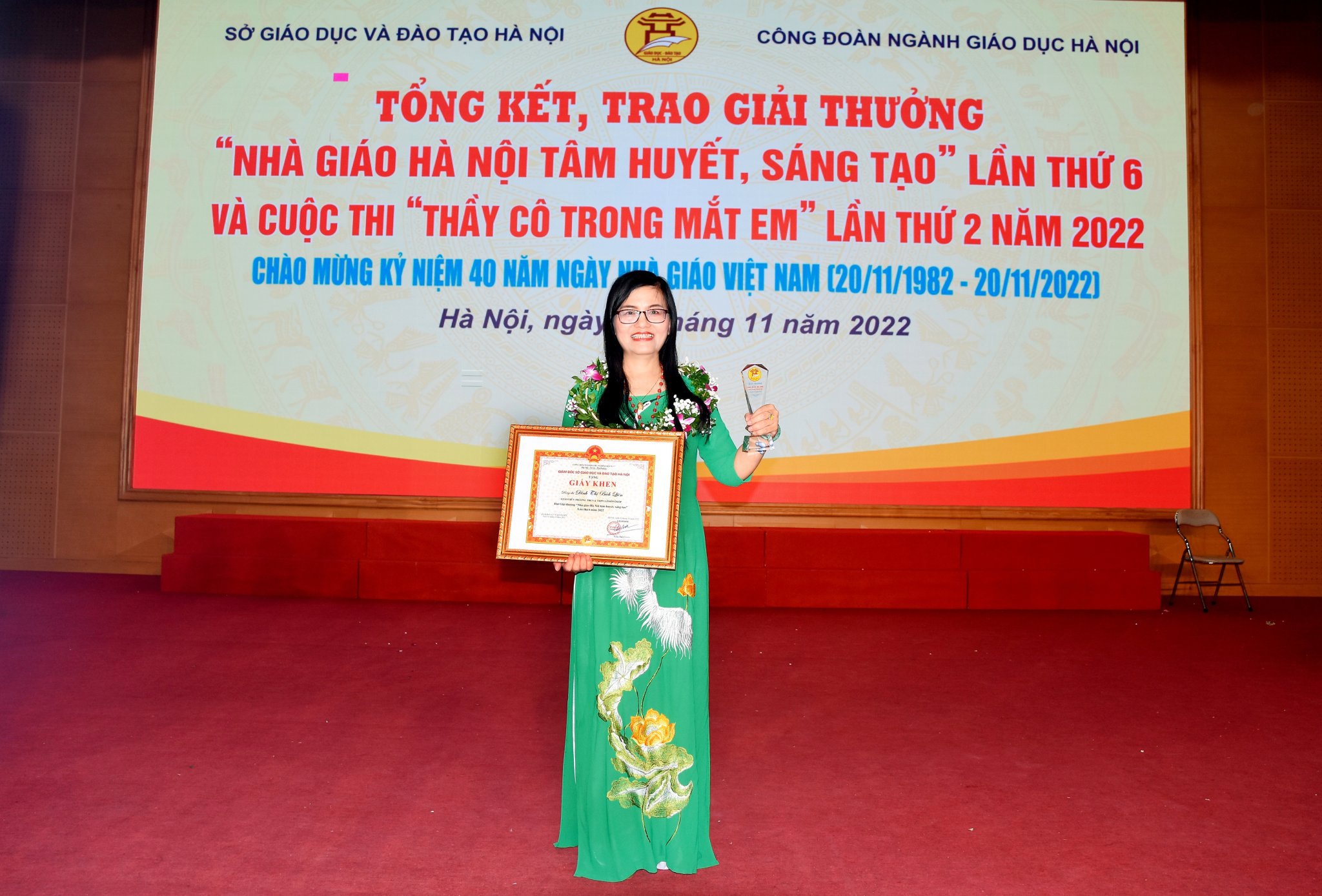 Cô giáo tiếng Anh Hà Nội sáng tạo, có nhiều học sinh giỏi, được nhận xét 