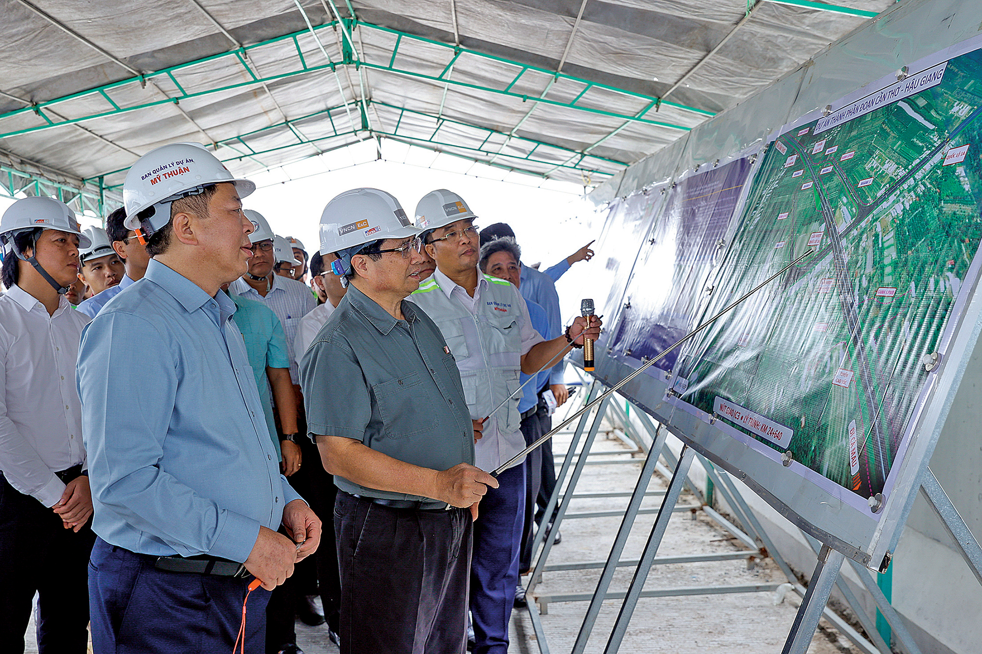 Công trường cao tốc sau 4 tháng thi đua- Ảnh 1.