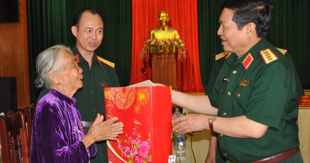 Đại tướng Ngô Xuân Lịch thăm, chúc tết tại Bình Phước