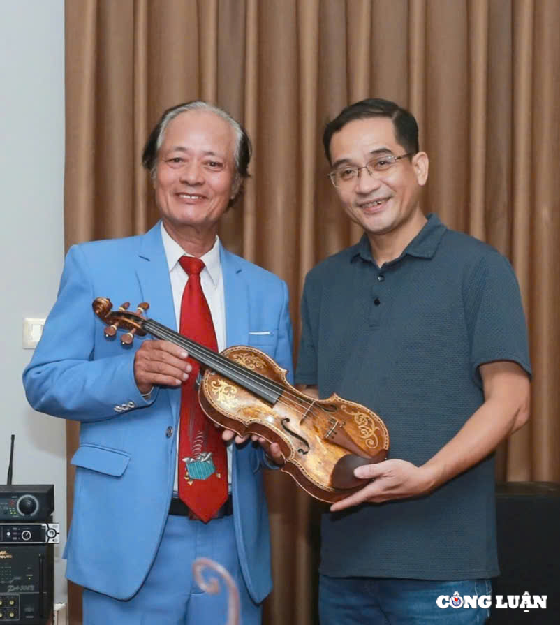 doc dao cay dan violin bang su o trung tam bao ton du tich co do hue hinh 1