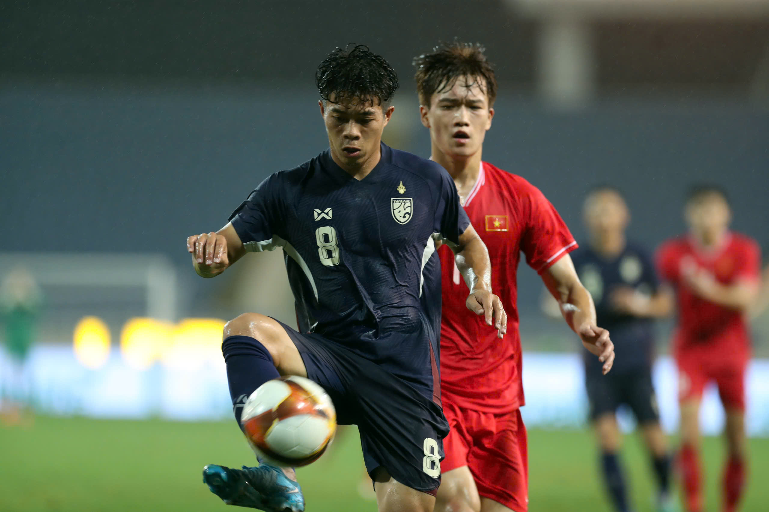 Có thêm Ekanit Panya, hàng công của đội tuyển Thái Lan sẽ rất mạnh tại AFF Cup. Bên cạnh là Suphachok Sarachat thi đấu rất tài hoa