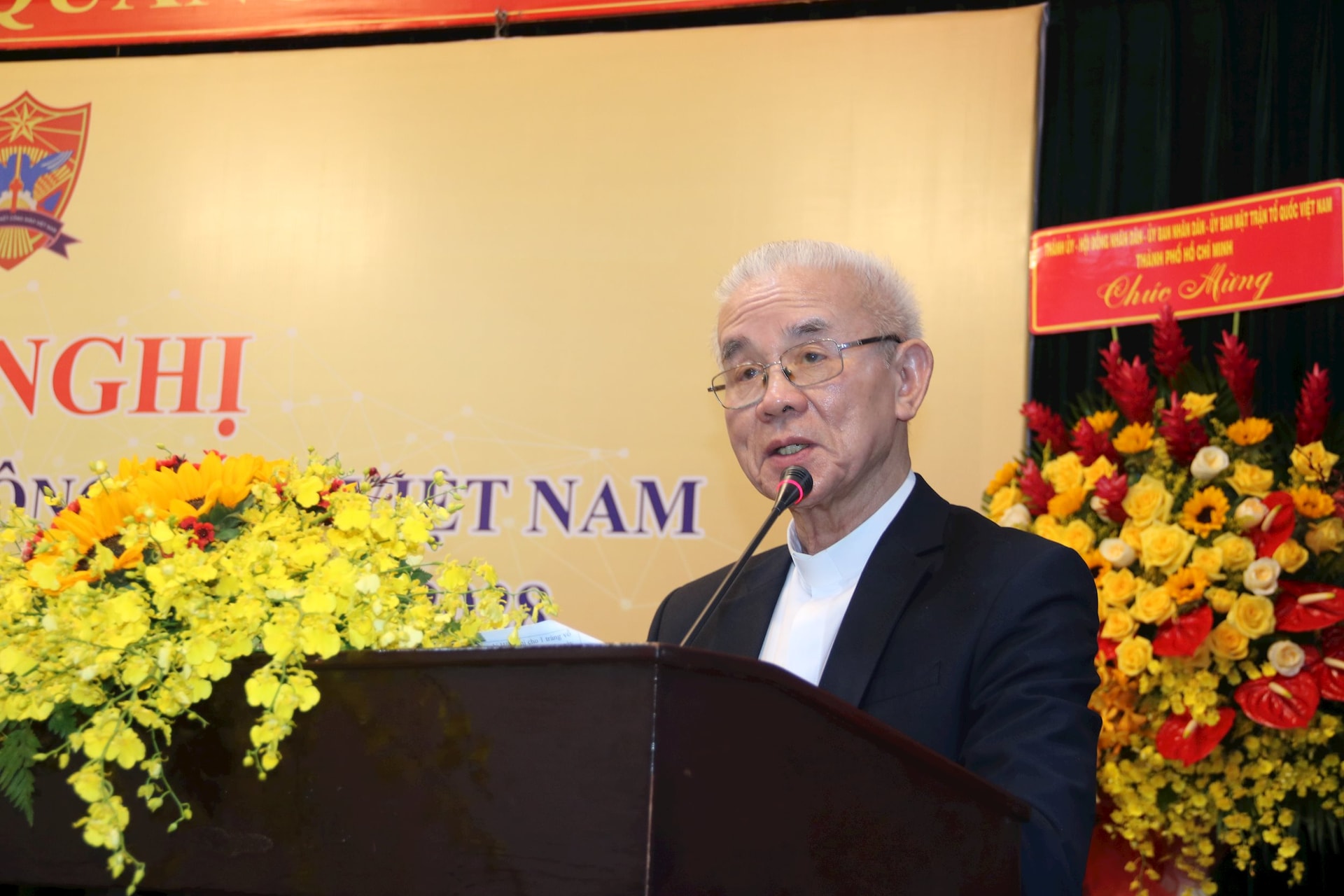 1. Pater Giuse Tran Xuan Manh – president for den vietnamesiske katolske bispekonferansen – talte på konferansen. (Foto: Q. Dinh).