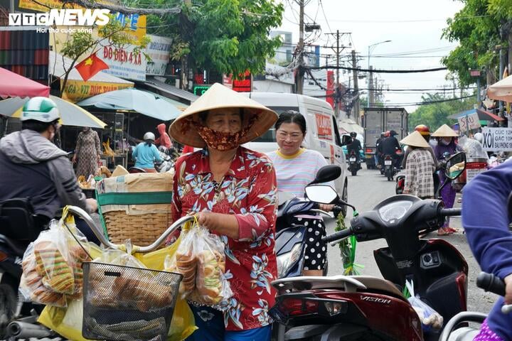 Thời tiết TP.HCM hôm nay 2/12, mây gián đoạn, trời mát mẻ, nhiệt độ cao nhất chỉ khoảng 31 độ C.