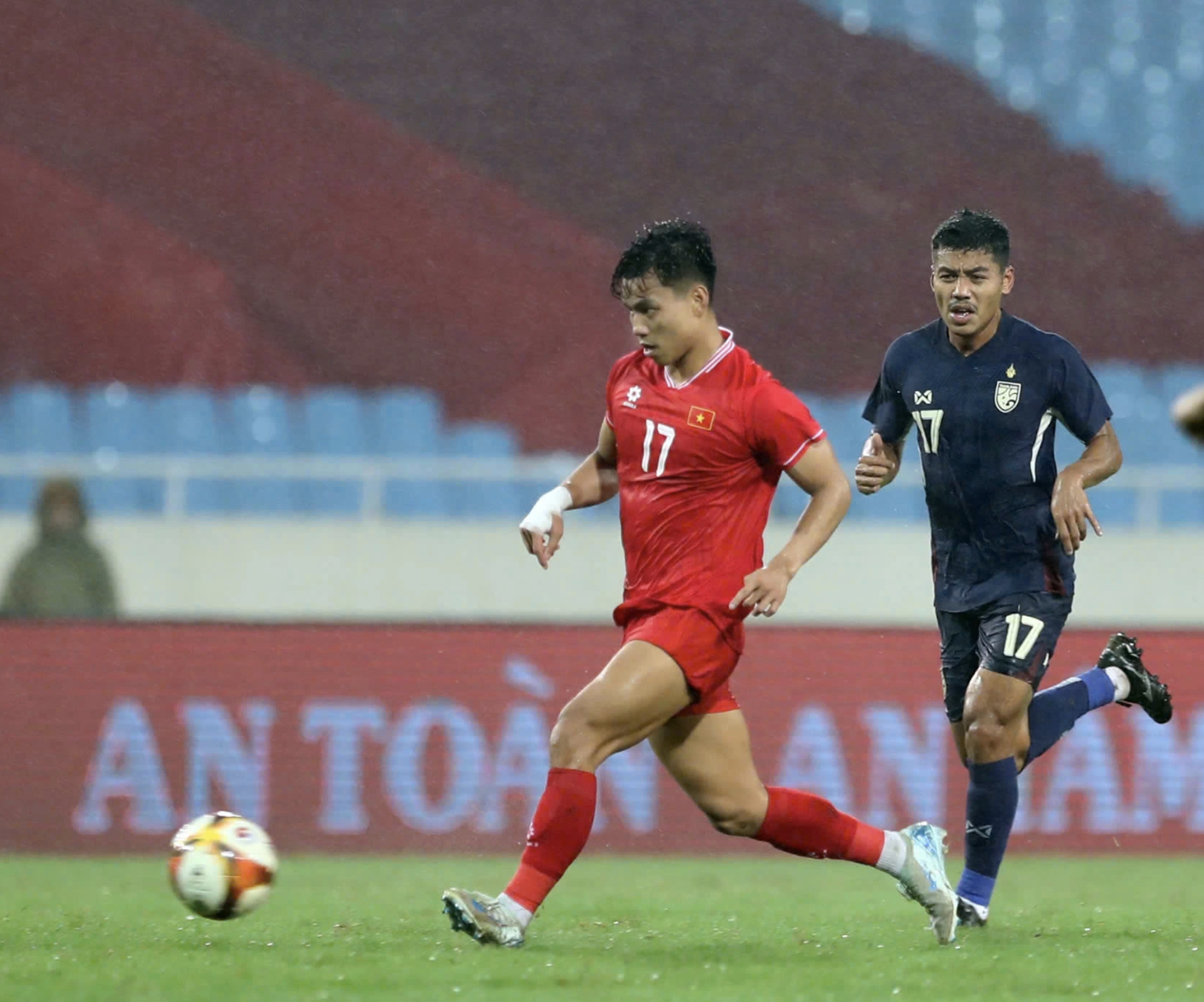 AFF Cup: Giải pháp hậu vệ trái dự phòng cho đội tuyển Việt Nam- Ảnh 2.