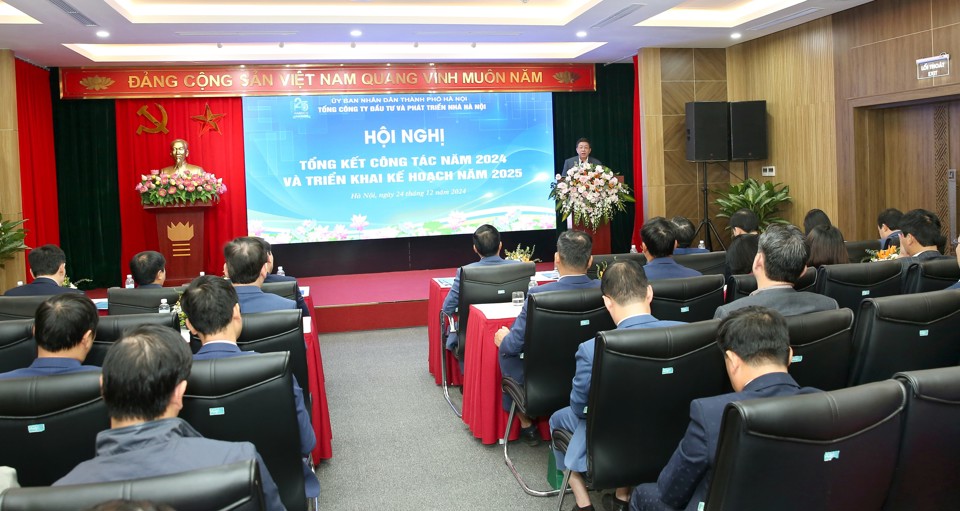 Quang cảnh Hội nghị tổng kết công tác năm 2024, triển khai kế hoạch năm 2025 của Tổng công ty Đầu tư và Phát triển nhà Hà Nội (HANDICO)