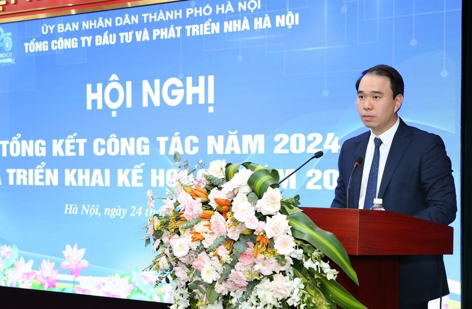 Tổng giám đốc HANDICO Phạm Tiến Đức thông tin kết quả thực hiện nhiệm vụ công tác năm 2024 và phương hướng, nhiệm vụ năm 2025 của Tổng công ty