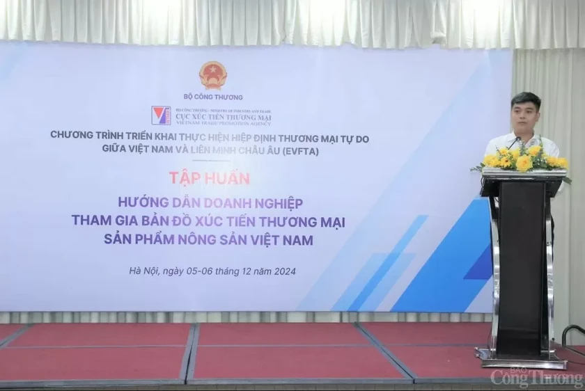 Ông Nguyễn Văn Nin, Phó trưởng Phòng Kỹ thuật Trung tâm INTEC, Cục Xúc tiến thương mại (Bộ Công Thương) phát biểu tại buổi tập huấn. Ảnh P.C