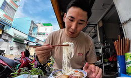 ແຂກຍີ່ປຸ່ນກິນ bi bun Ben Tre 1.png