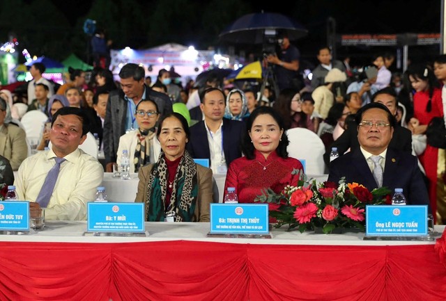 Khai mạc Tuần Văn hóa - Du lịch và Liên hoan cồng chiêng, xoang tỉnh Kon Tum năm 2024 - Ảnh 1.