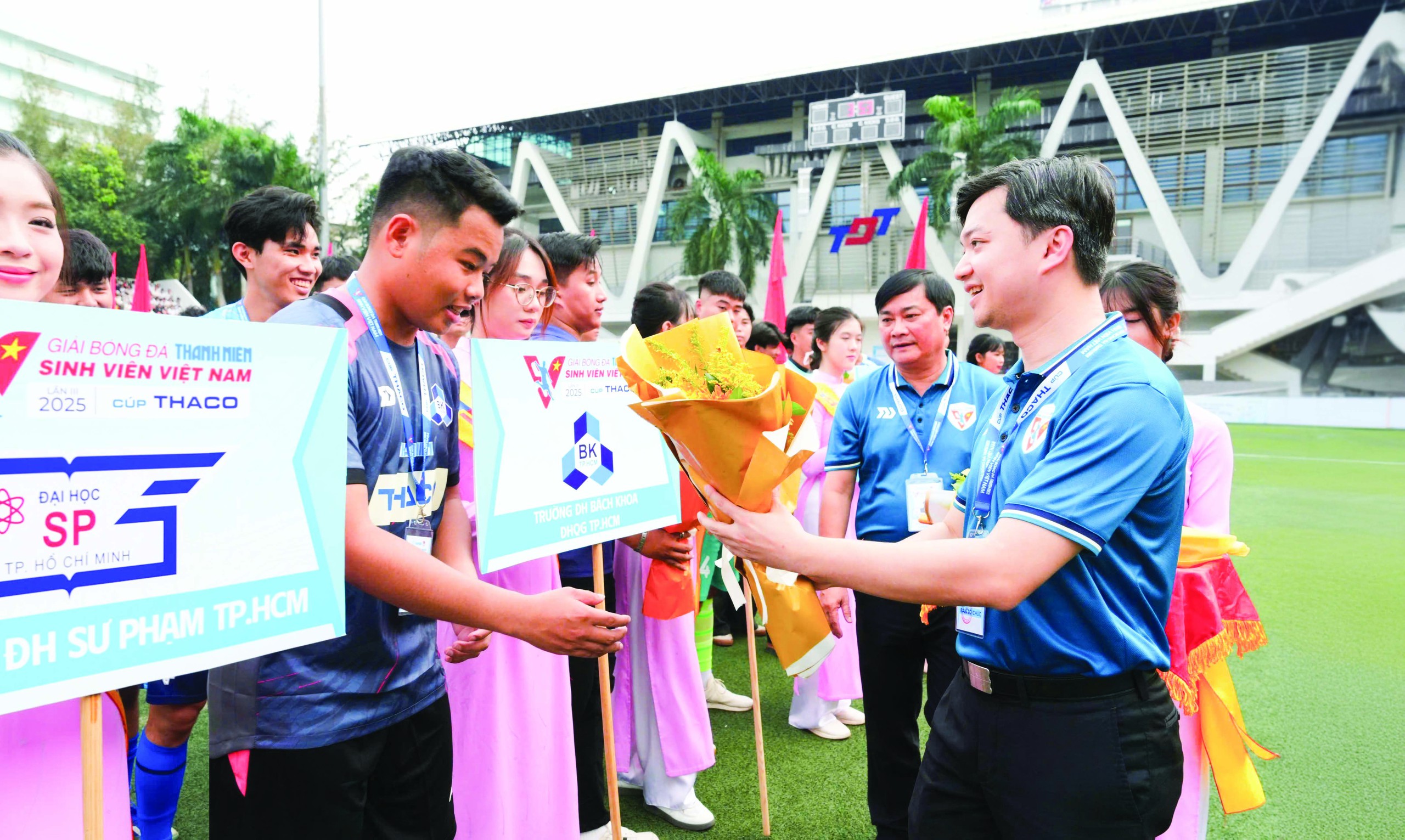 Khai mạc giải bóng đá Thanh Niên sinh viên VN lần III - 2025 Cúp THACO- Ảnh 1.