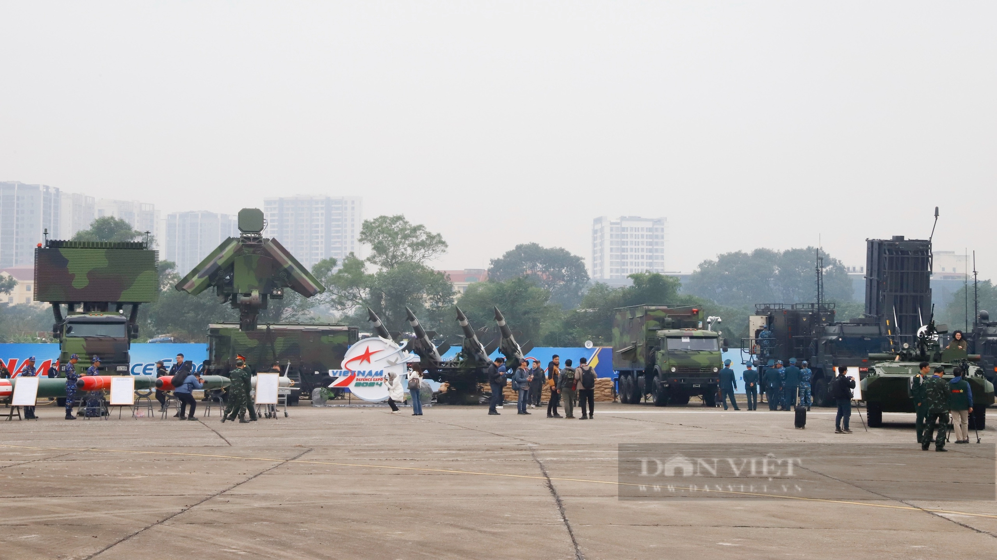 Khí tài quân sự 