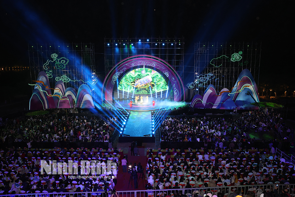 khoang 5000 dai bieu va du khach tham gia le be mac festival ninh binh lan thu iii nam 2024 hinh 1