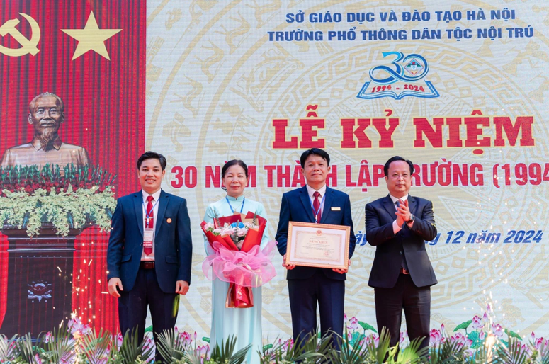 Lễ Kỷ niệm 30 năm thành lập Trường Phổ thông Dân tộc nội trú Hà Nội - Ảnh 2.