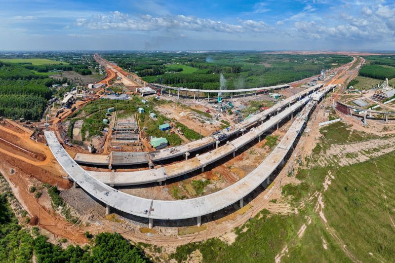 Thi công đường kết nối sân bay Long Thành với Quốc lộ 51 và cao tốc Thành phố Hồ Chí Minh - Long Thành - Dầu Giây