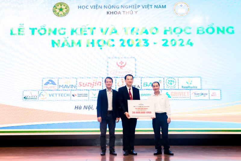 Mavin trao học bổng cho sinh viên nghèo vượt khó- Ảnh 1.