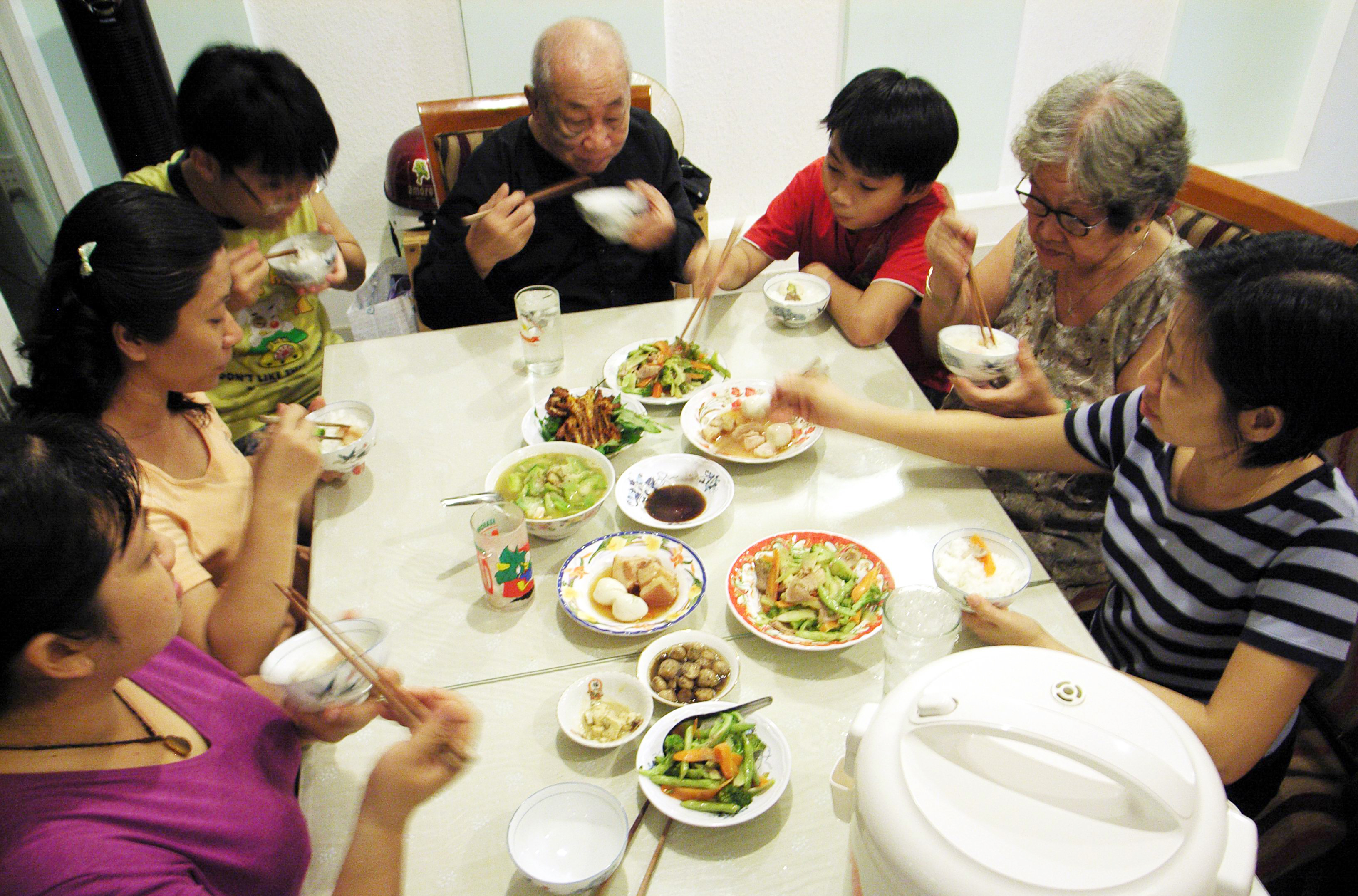 Cơm không ngon vì chưa chuẩn cơm mẹ nấu: Nấu ăn dở thì học, nấu hoài sẽ phải ngon! - Ảnh 1.